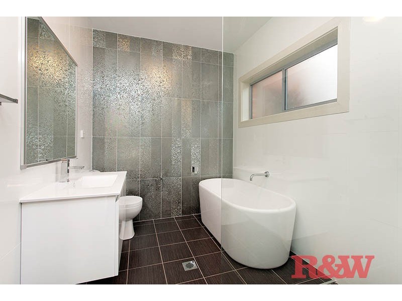 31A Hugh Avenue, Peakhurst NSW 2210
