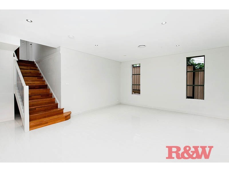 31A Hugh Avenue, Peakhurst NSW 2210