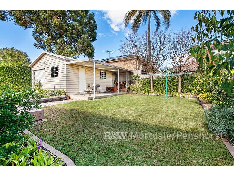 23 Arnold Street, Peakhurst NSW 2210
