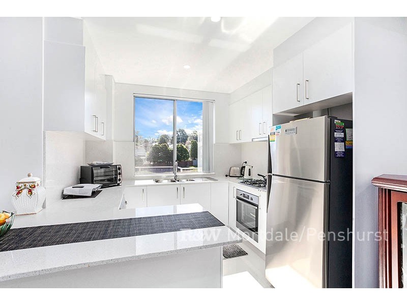 4/6-8 Peake Parade, Peakhurst NSW 2210