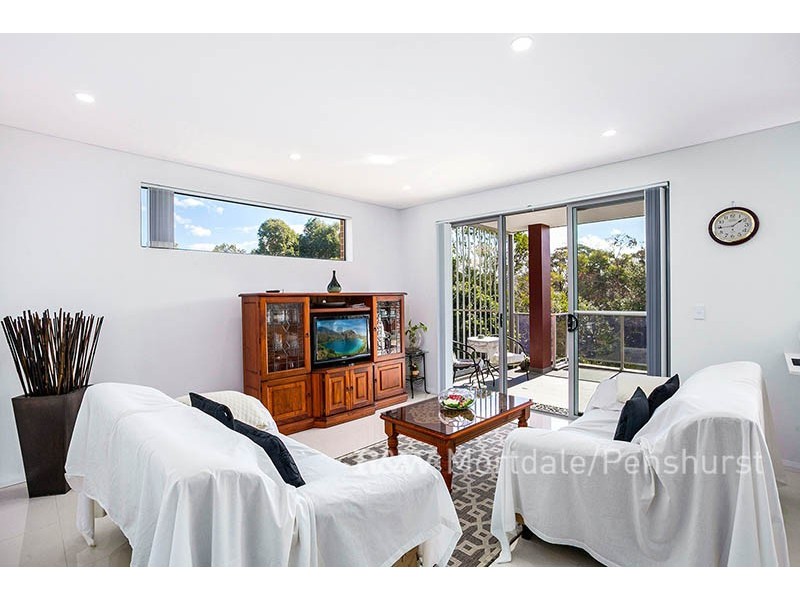 4/6-8 Peake Parade, Peakhurst NSW 2210