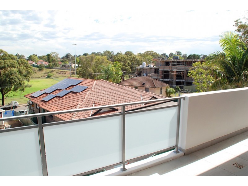 11/22-24 Gover Street, Peakhurst NSW 2210