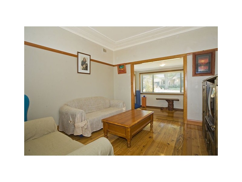 10 Anderson Road, Mortdale NSW 2223