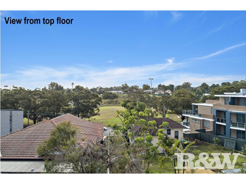 14/26-28 Gover Street, Peakhurst NSW 2210