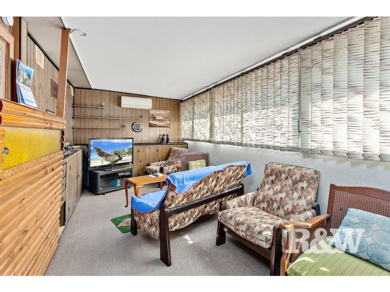 2 Neilson Avenue, Peakhurst NSW 2210