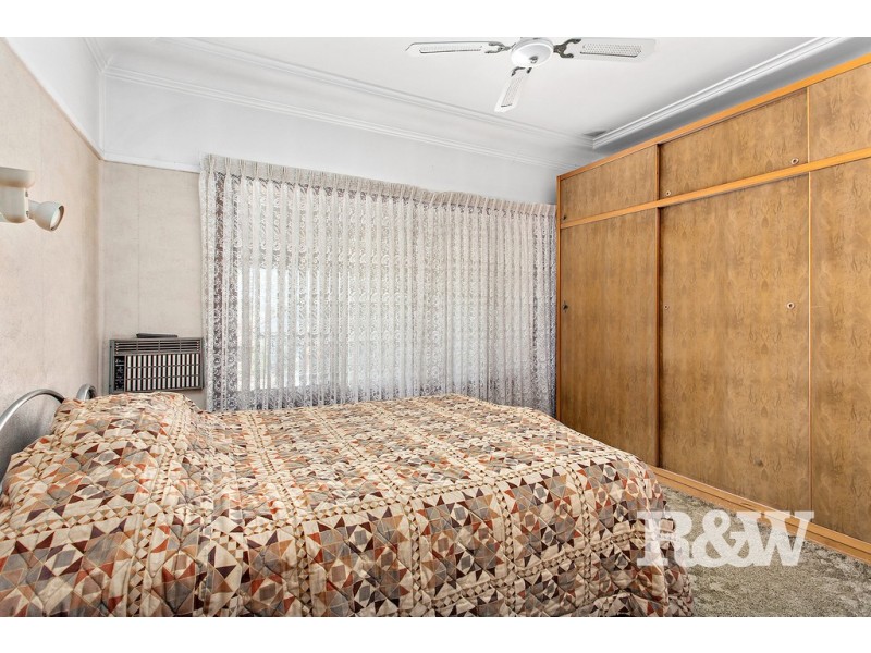 2 Neilson Avenue, Peakhurst NSW 2210