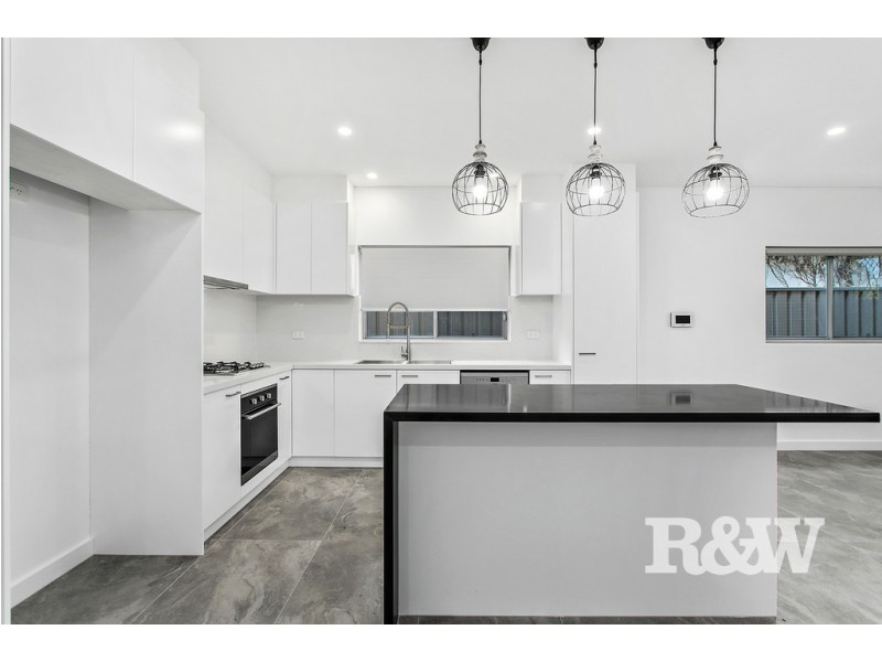 9 Henry Lawson Drive, Peakhurst NSW 2210