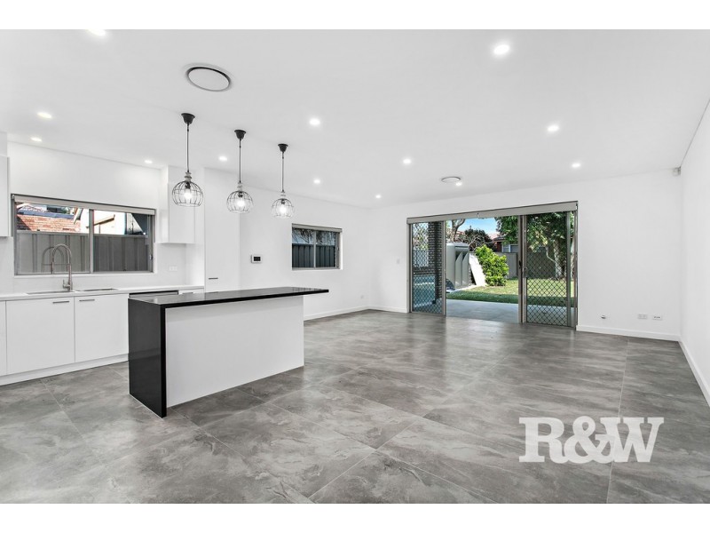 9 Henry Lawson Drive, Peakhurst NSW 2210