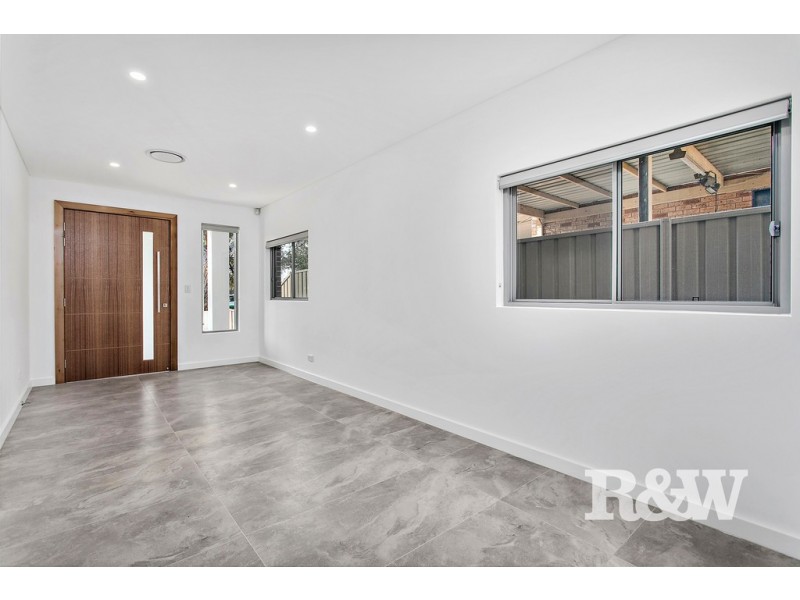 9 Henry Lawson Drive, Peakhurst NSW 2210