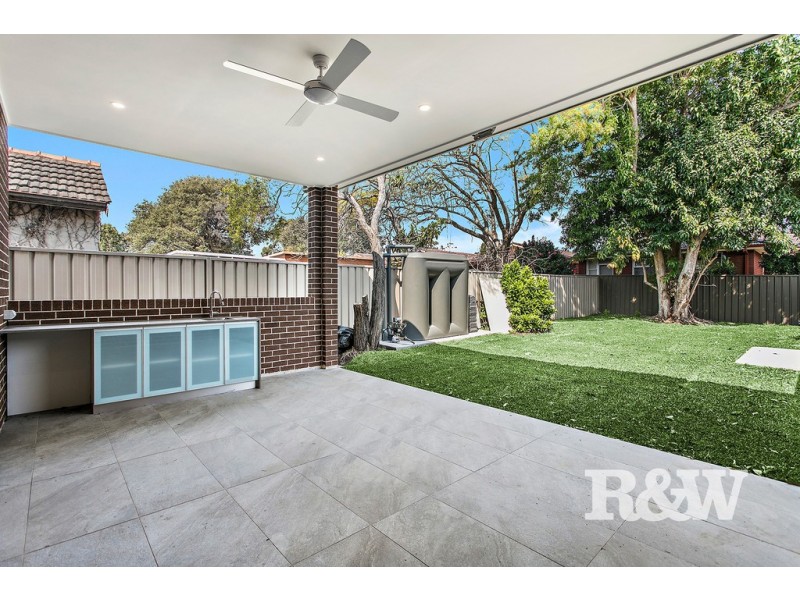 9 Henry Lawson Drive, Peakhurst NSW 2210