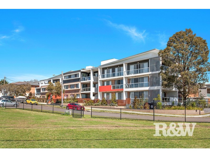 12/3-7 Gover Street, Peakhurst NSW 2210