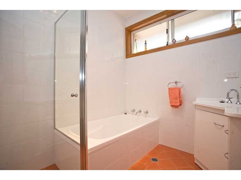 27 Denise Crescent, Peakhurst NSW 2210