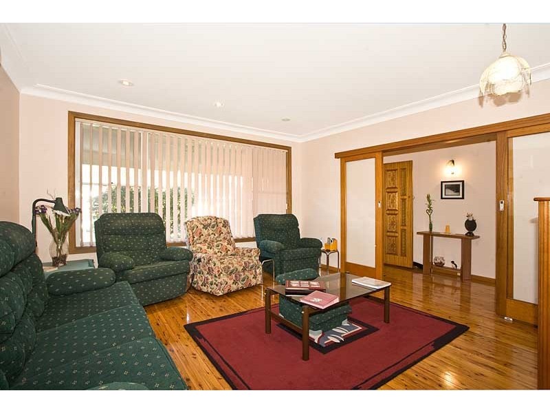 27 Denise Crescent, Peakhurst NSW 2210