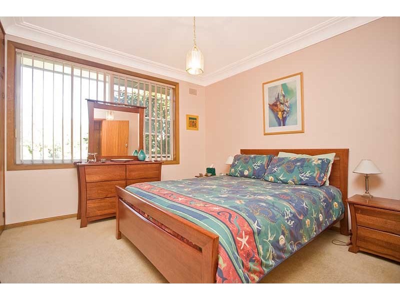 27 Denise Crescent, Peakhurst NSW 2210