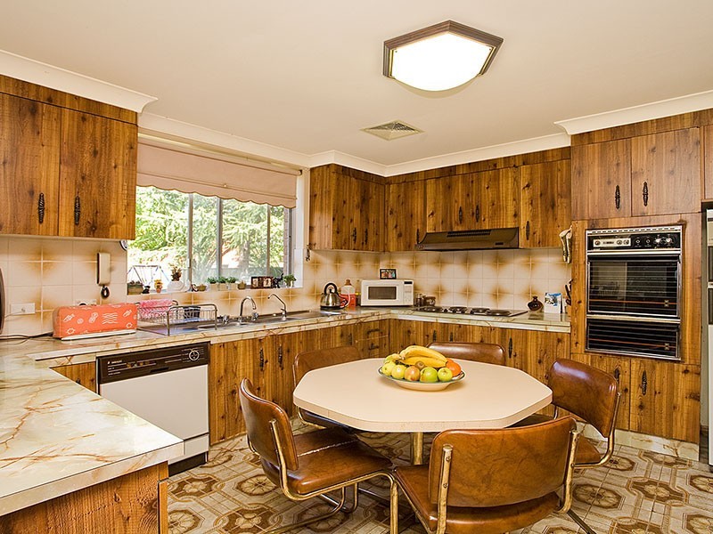 11 Henry Lawson Drive, Peakhurst NSW 2210