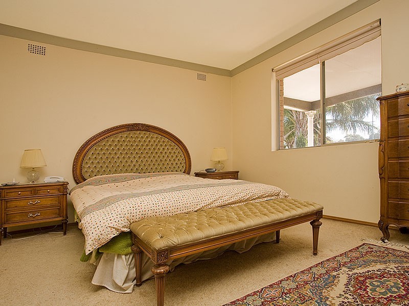 11 Henry Lawson Drive, Peakhurst NSW 2210