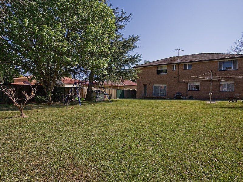 11 Henry Lawson Drive, Peakhurst NSW 2210