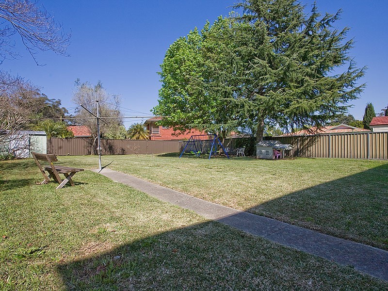 11 Henry Lawson Drive, Peakhurst NSW 2210