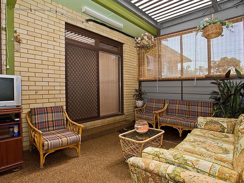 8 Akoonah Place, Peakhurst Heights NSW 2210