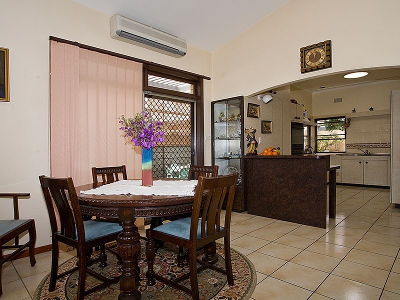 8 Akoonah Place, Peakhurst Heights NSW 2210