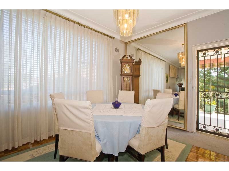 28 Jindabyne Crescent, Peakhurst Heights NSW 2210