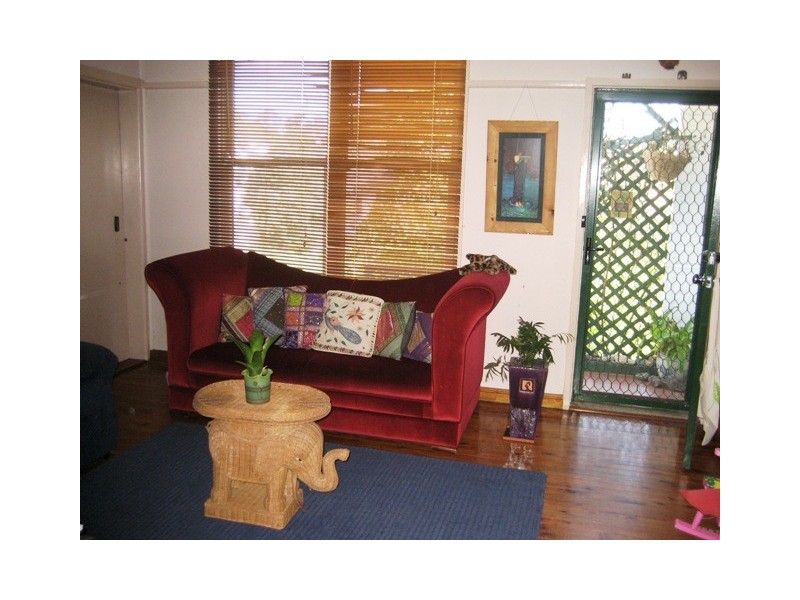 38 Hugh Avenue, Peakhurst NSW 2210