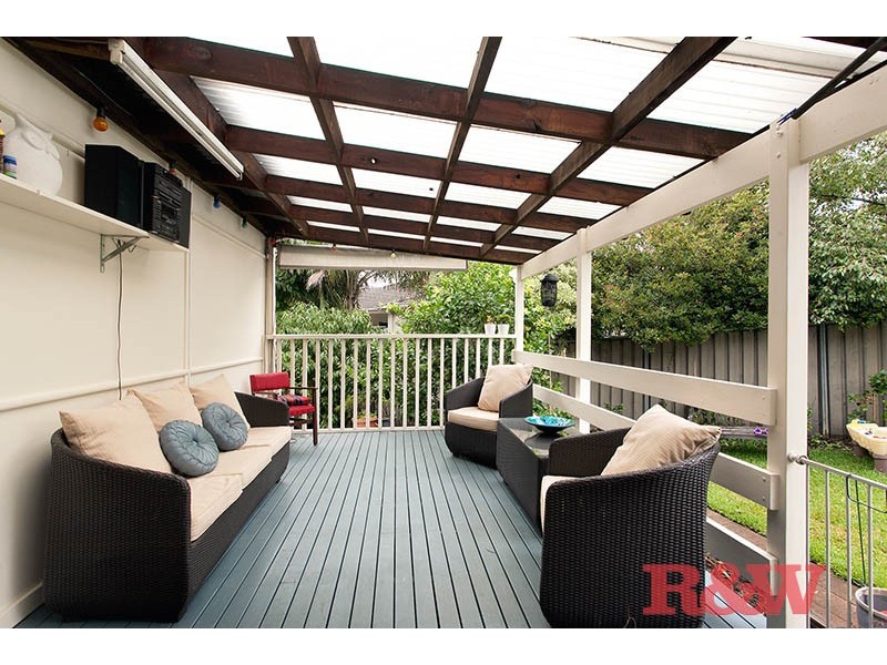 38 Hugh Avenue, Peakhurst NSW 2210