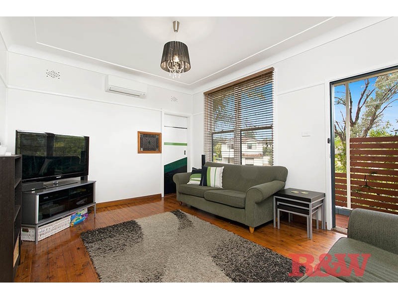 38 Hugh Avenue, Peakhurst NSW 2210