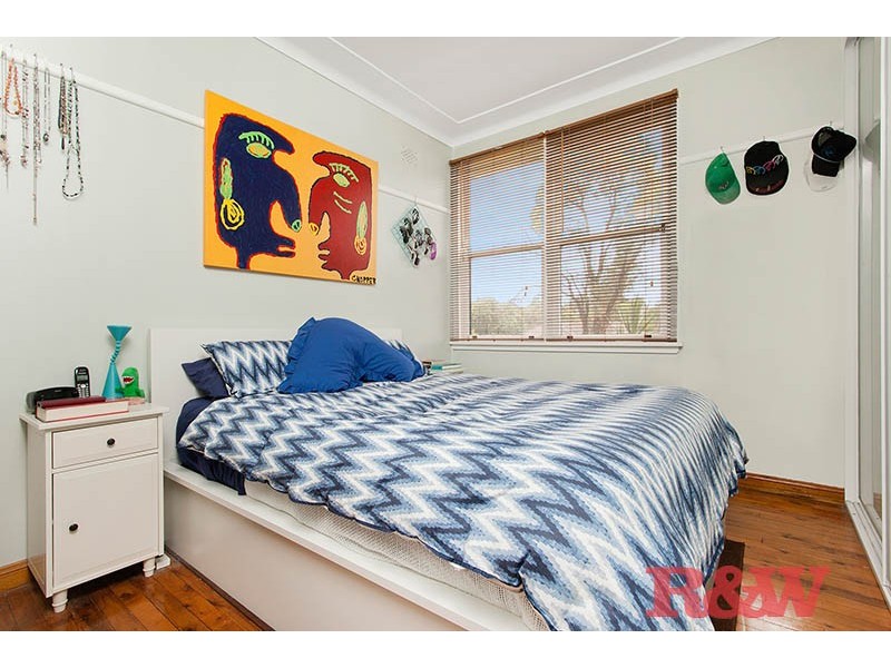 38 Hugh Avenue, Peakhurst NSW 2210