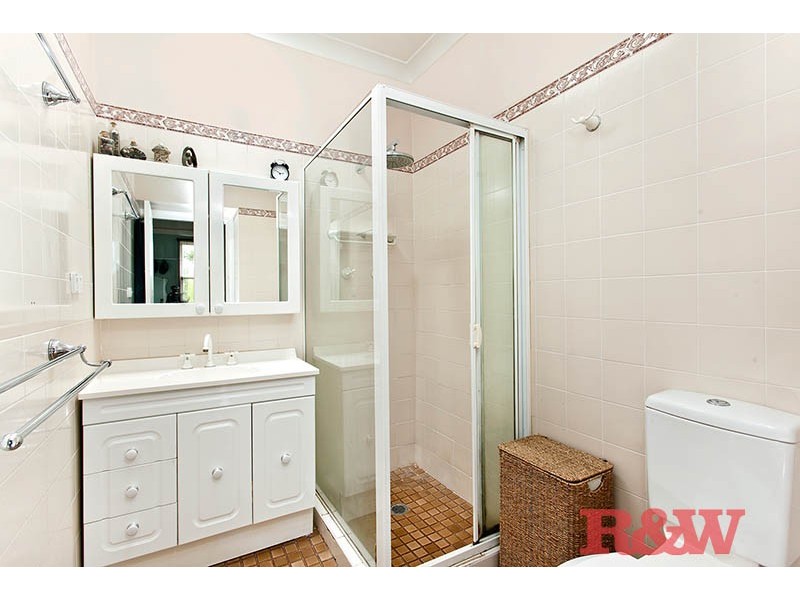 38 Hugh Avenue, Peakhurst NSW 2210