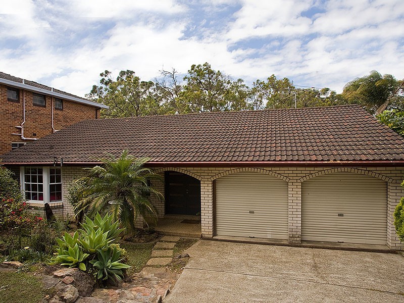 52 Allwood Crescent, Lugarno NSW 2210
