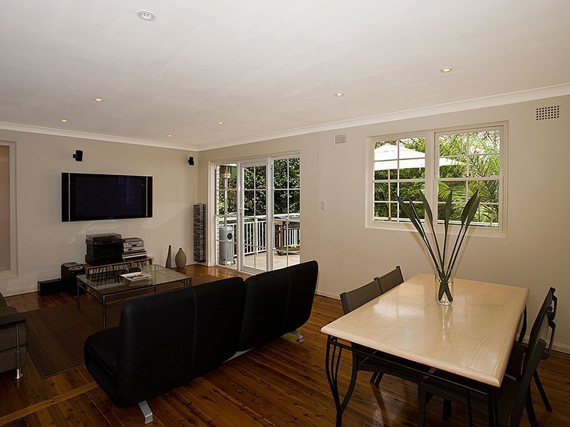 52 Allwood Crescent, Lugarno NSW 2210