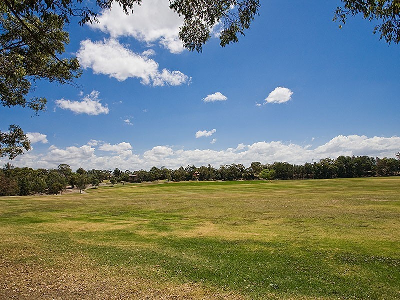 7 Jindabyne Crescent, Peakhurst Heights NSW 2210
