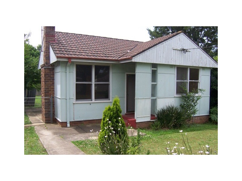 11 Peace Avenue, Peakhurst Heights NSW 2210