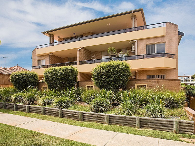 2/5-7 Macquarie Place, Mortdale NSW 2223