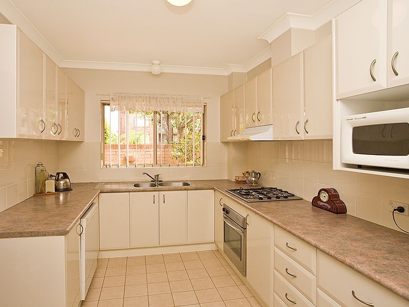 2/5-7 Macquarie Place, Mortdale NSW 2223