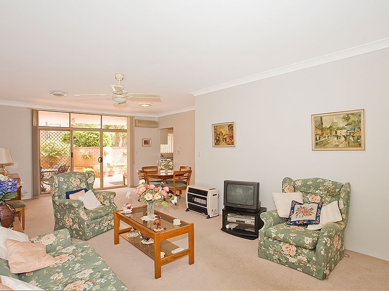 2/5-7 Macquarie Place, Mortdale NSW 2223