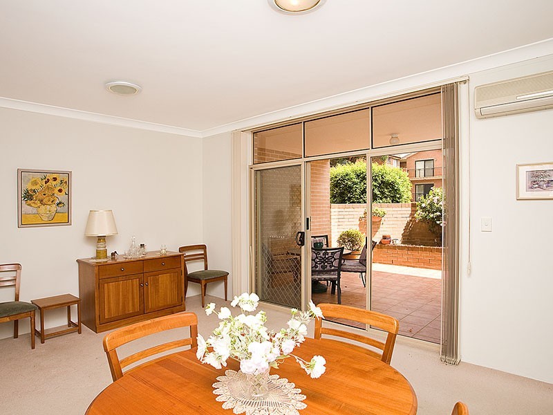 2/5-7 Macquarie Place, Mortdale NSW 2223