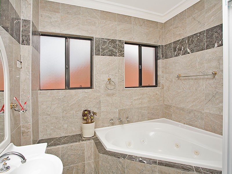 73 Baumans Road, Peakhurst NSW 2210