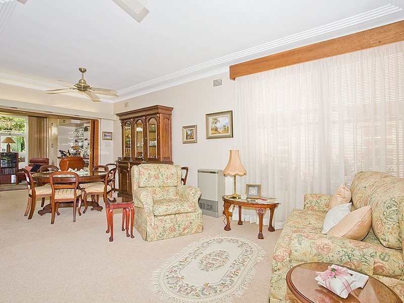 8 Mountbatten Street, Oatley NSW 2223