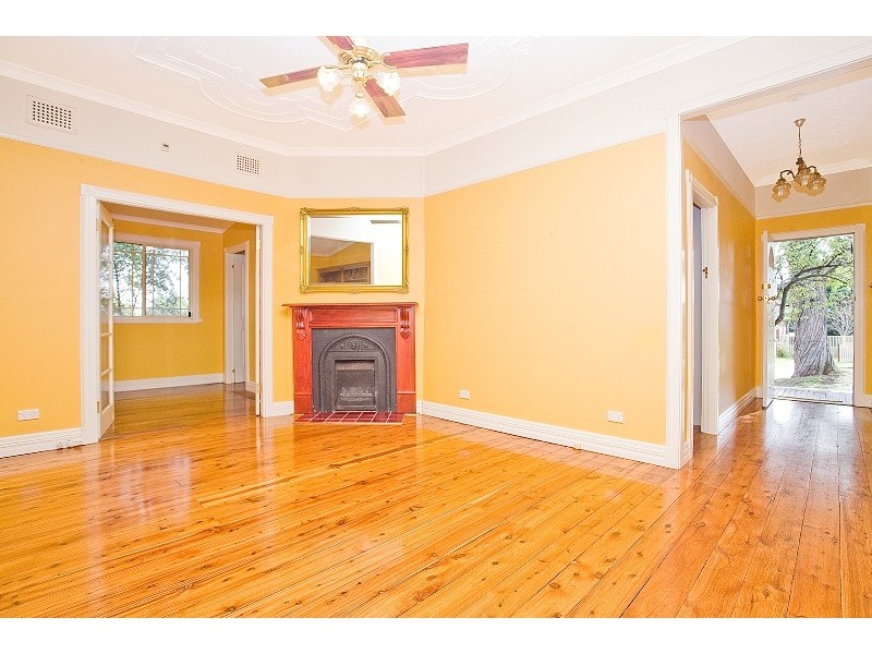 21 Anderson Road, Mortdale NSW 2223