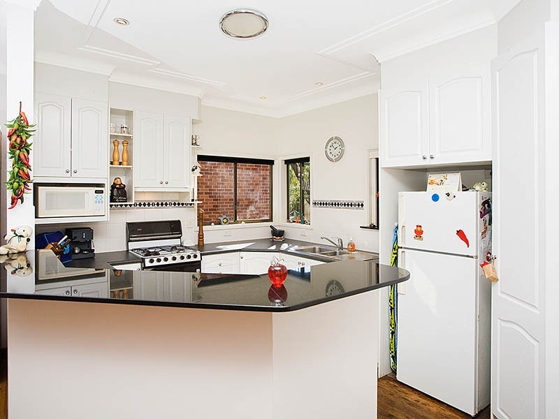 20 Allwood Crescent, Lugarno NSW 2210