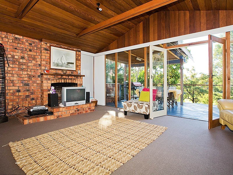 20 Allwood Crescent, Lugarno NSW 2210