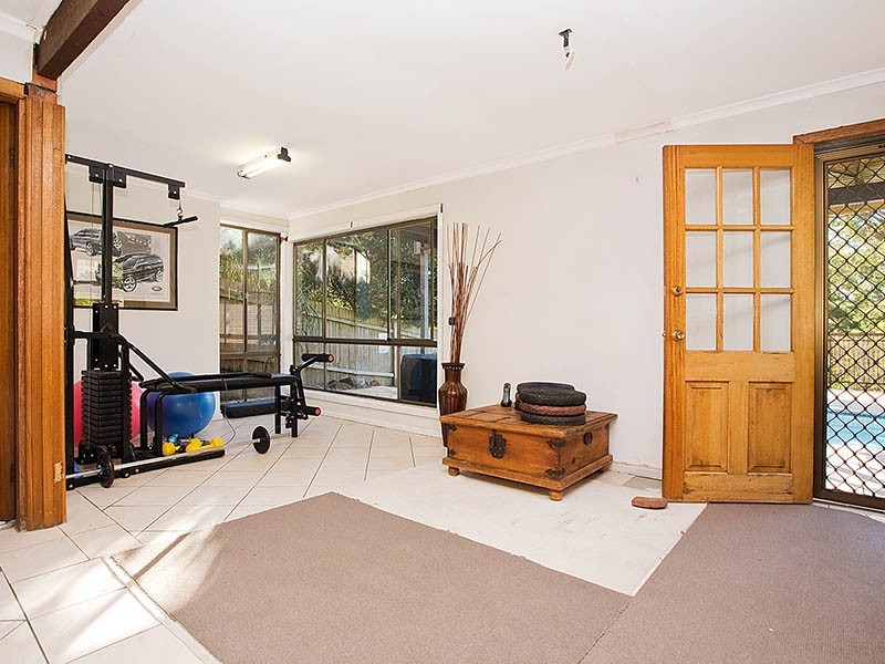 20 Allwood Crescent, Lugarno NSW 2210