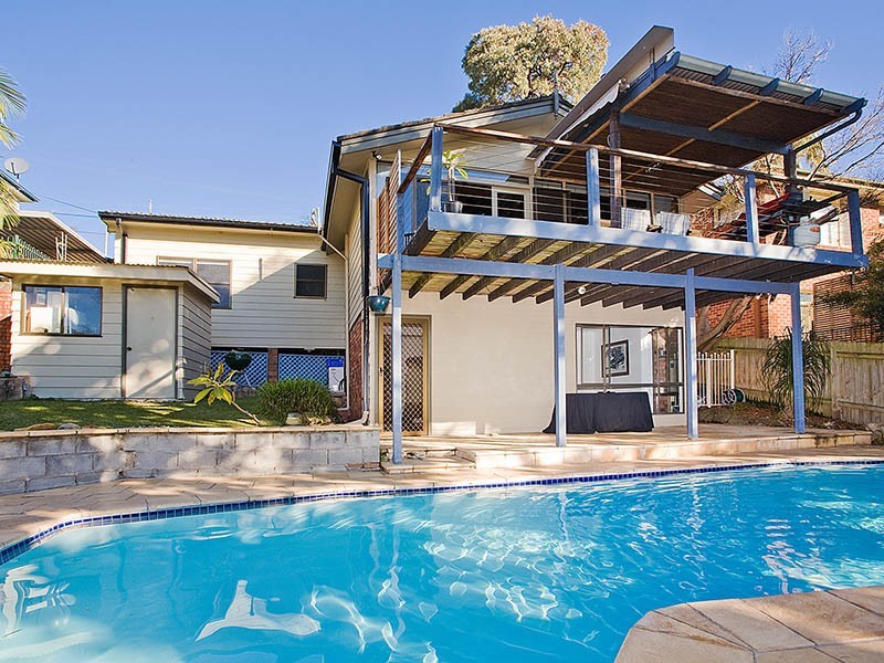 20 Allwood Crescent, Lugarno NSW 2210