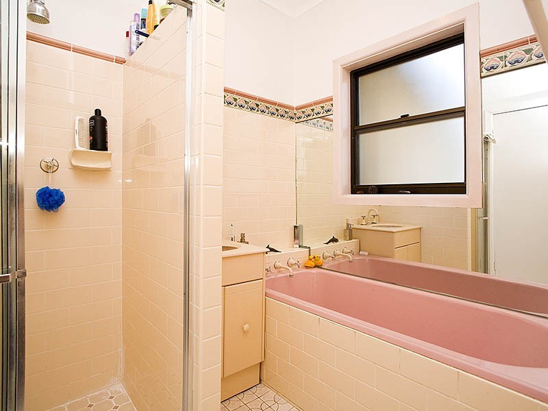 20 Allwood Crescent, Lugarno NSW 2210