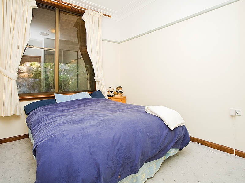 20 Allwood Crescent, Lugarno NSW 2210