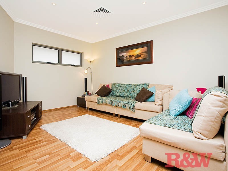 8/39 Pitt Street, Mortdale NSW 2223