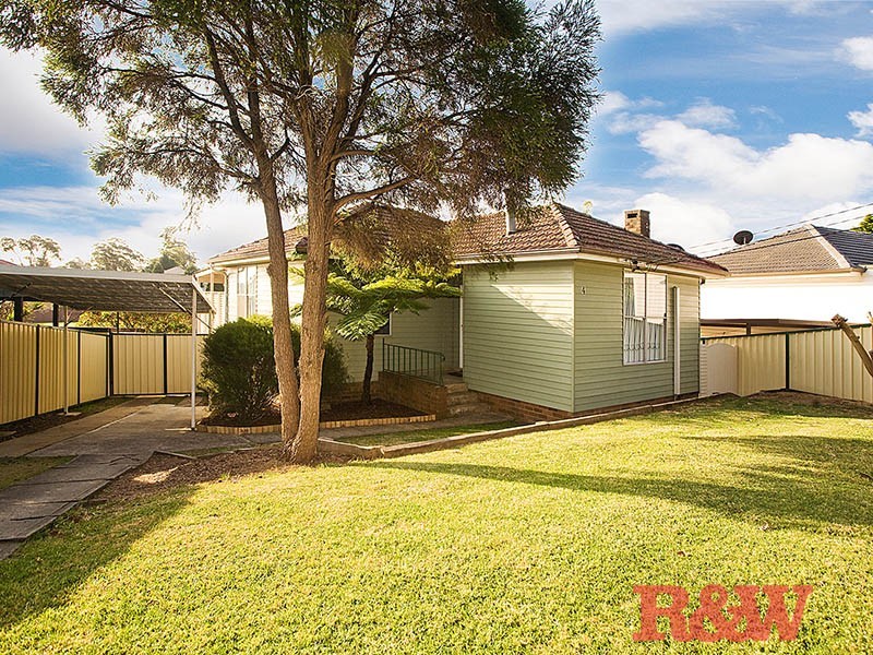 4 Peake Parade, Peakhurst NSW 2210