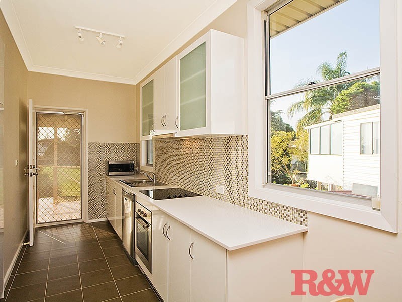 4 Peake Parade, Peakhurst NSW 2210